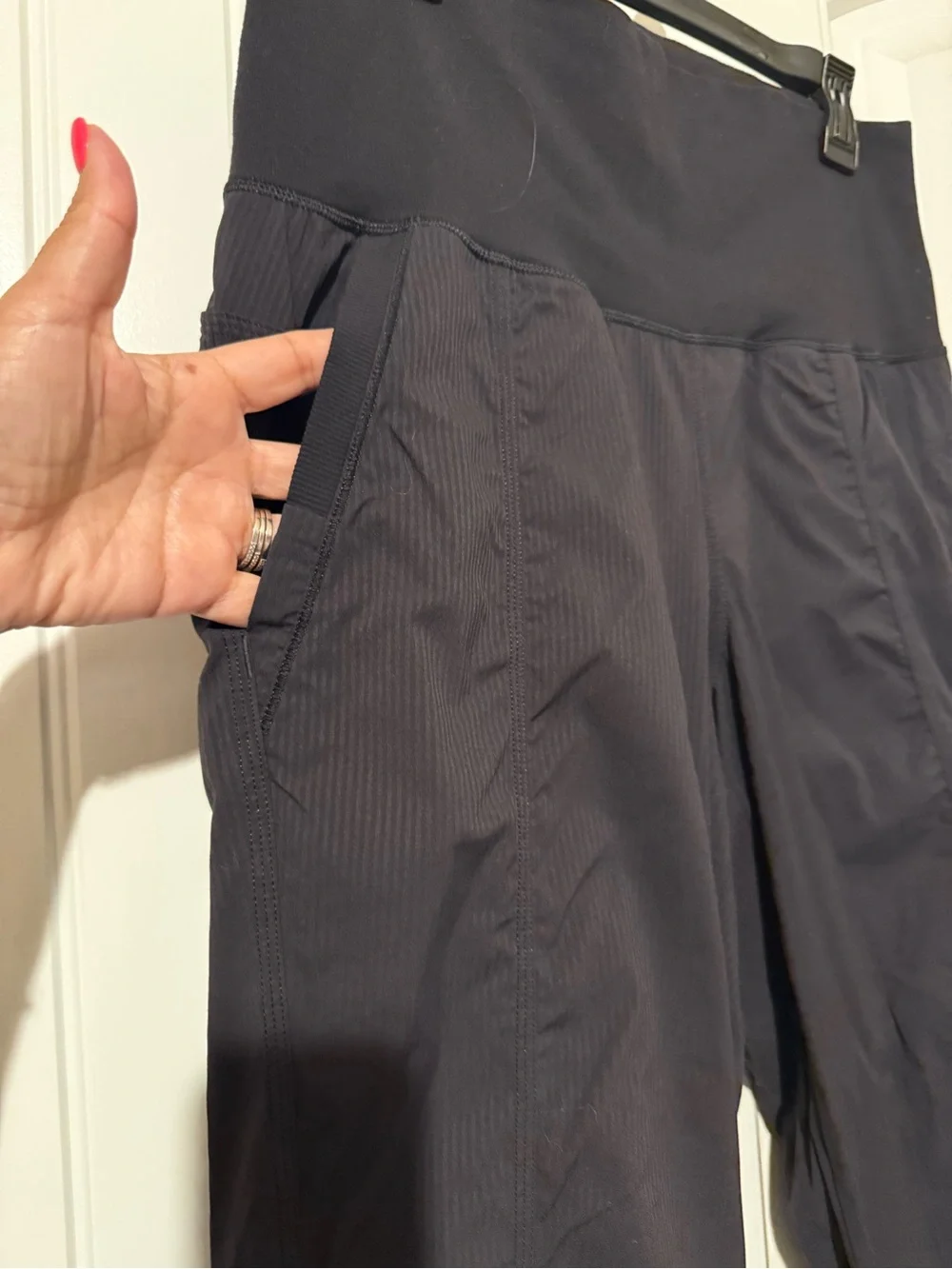 Lululemon Damce Studio Black Cropped Pants Size 10
